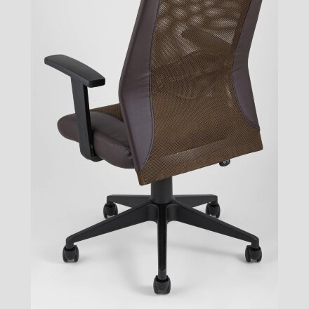 Компьютерное кресло TopChairs TopChairs Studio офисное коричневое в обивке из экокожи и текстиля с сеткой, механизм качания To 