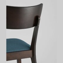 Комплект из четырех стульев Stool Group TOMAS мягкое синее сиденье деревянный каркас из массива гевеи